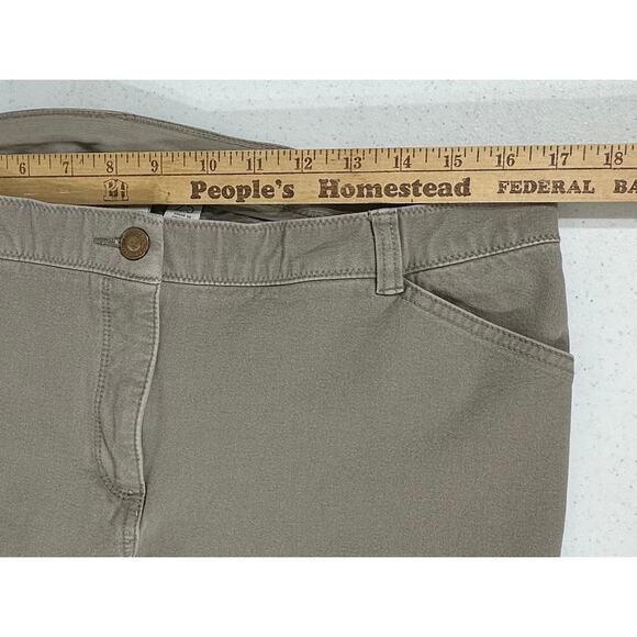 Chicos So Slimming Capri Pants Size 2.5 (34x20.5) Taupe Greige Mid Rise Stretchy - Picture 6 of 9